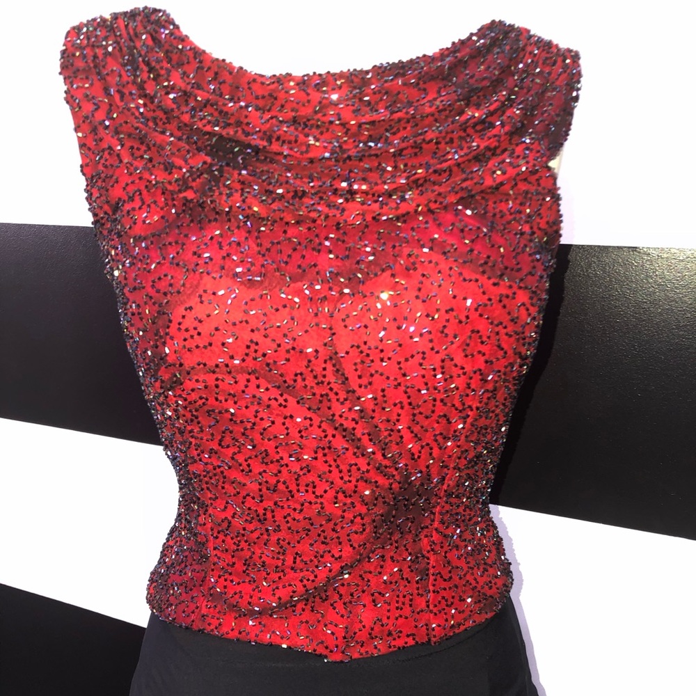 Stunning Andrella Donaiella Red/Blk Beaded Top